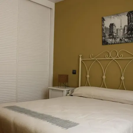 Apartamento Cerca De La Playa De Usil Apartment *